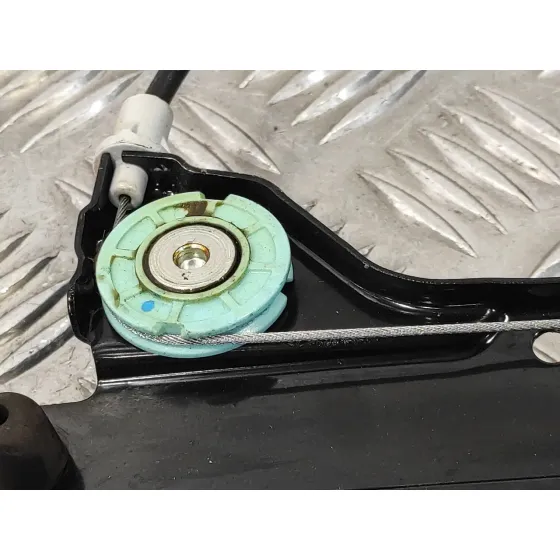 Elevalunas Delantero Derecho para Nissan Nv 200 (M20)