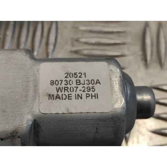 Elevalunas Delantero Derecho para Nissan Nv 200 (M20)