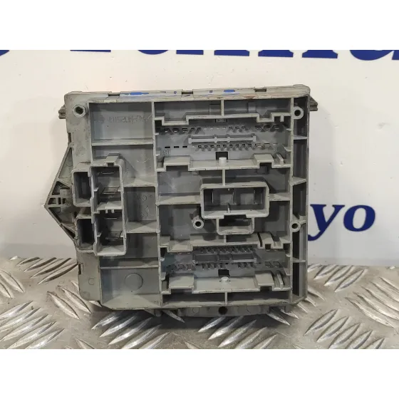 Caja Reles / Fusibles para Alfa Romeo Gt (125)
