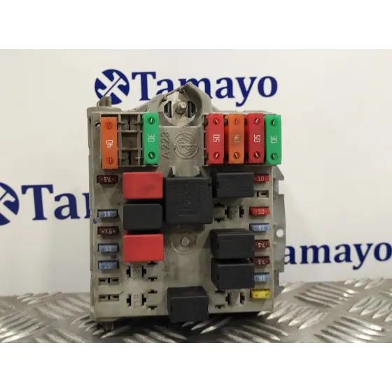 Caja Reles / Fusibles para Alfa Romeo 147 (190)
