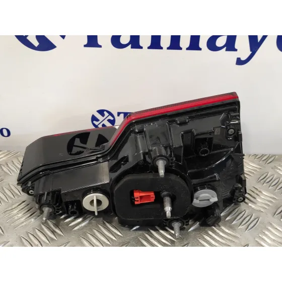 Piloto Trasero Derecho Interior para Audi A4 Berlina (8W2)