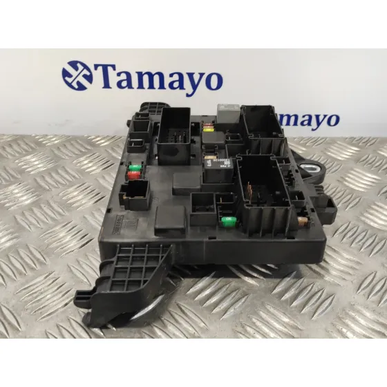 Caja Reles / Fusibles para Opel Astra J Lim.