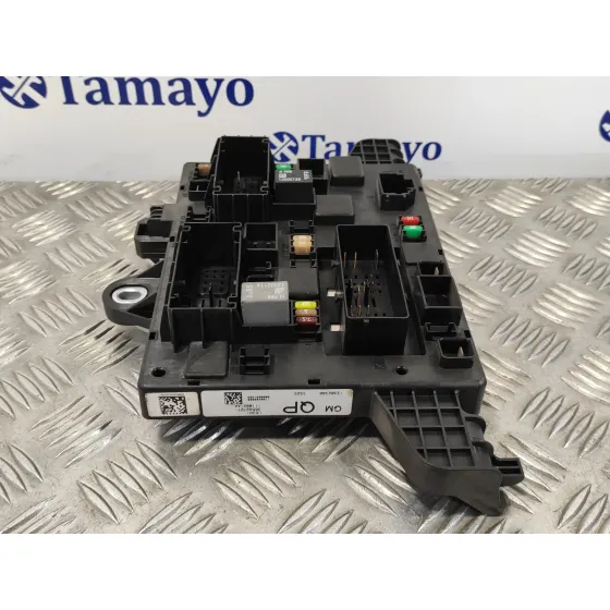 Caja Reles / Fusibles para Opel Astra J Lim.