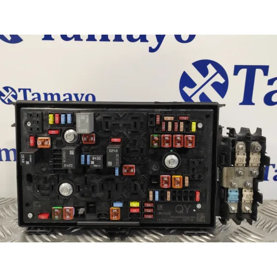 Caja Reles / Fusibles para Opel Astra J Lim.