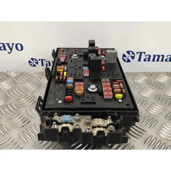 Caja Reles / Fusibles para Opel Astra J Lim.