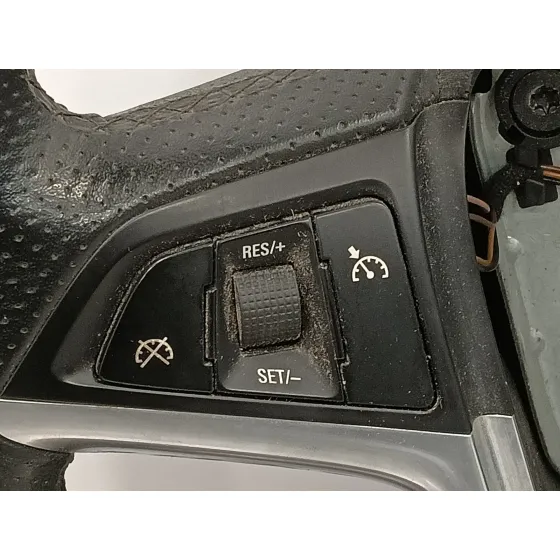 Volante para Opel Astra J Lim.