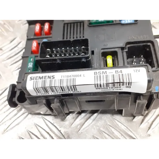 Caja Reles / Fusibles para Peugeot 1007