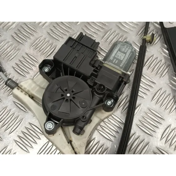 Elevalunas Delantero Izquierdo para Seat Ibiza (Kj1)