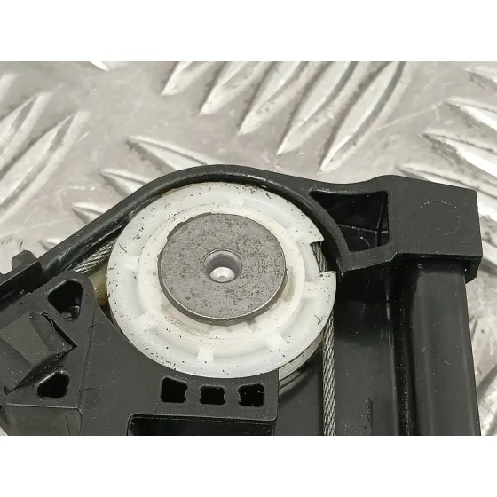 Elevalunas Delantero Izquierdo para Seat Ibiza (Kj1)
