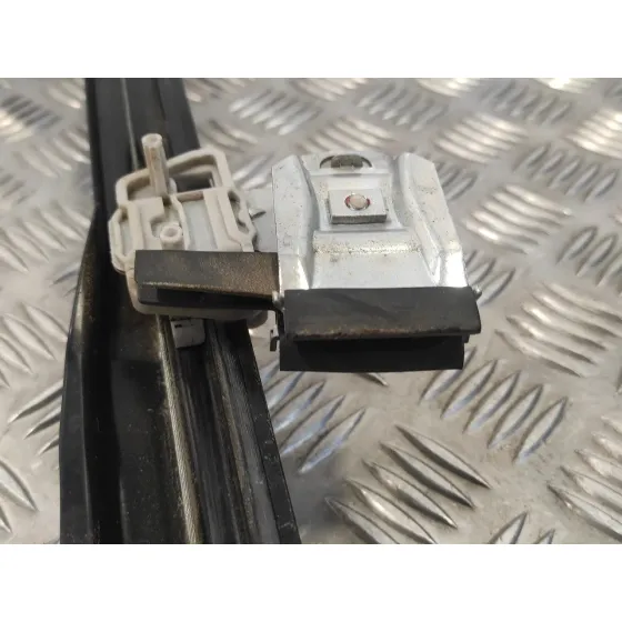 Elevalunas Delantero Derecho para Ford Focus Berlina (Cak)