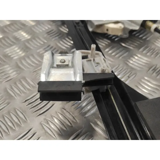 Elevalunas Delantero Derecho para Ford Focus Berlina (Cak)