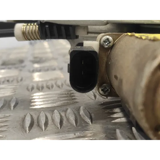 Elevalunas Delantero Derecho para Ford Focus Berlina (Cak)