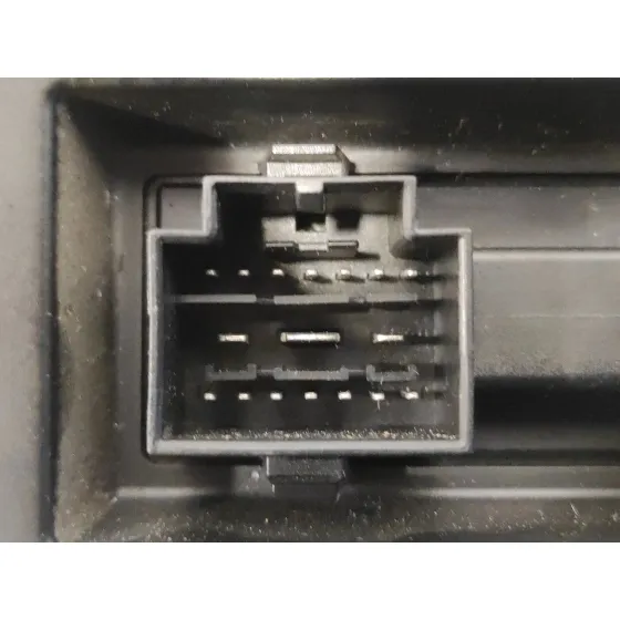 Caja Reles / Fusibles para Audi A4 Avant (8K5) (2008)