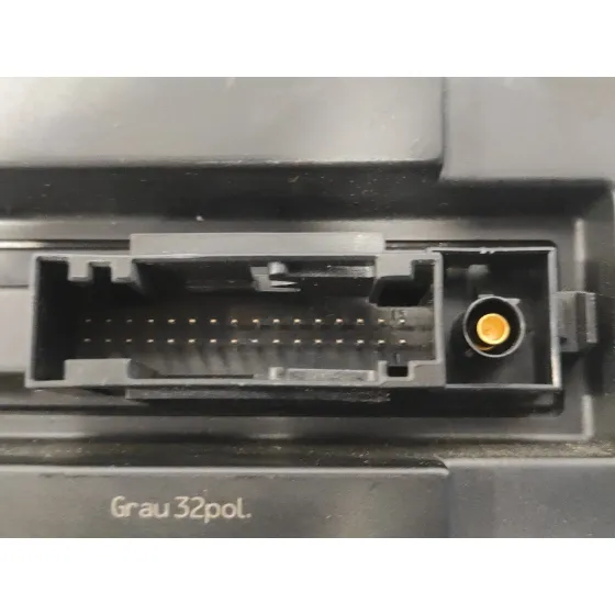 Caja Reles / Fusibles para Audi A4 Avant (8K5) (2008)