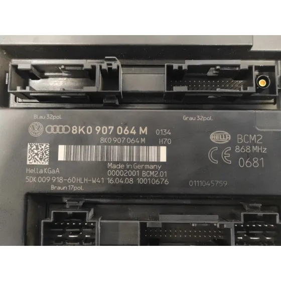 Caja Reles / Fusibles para Audi A4 Avant (8K5) (2008)