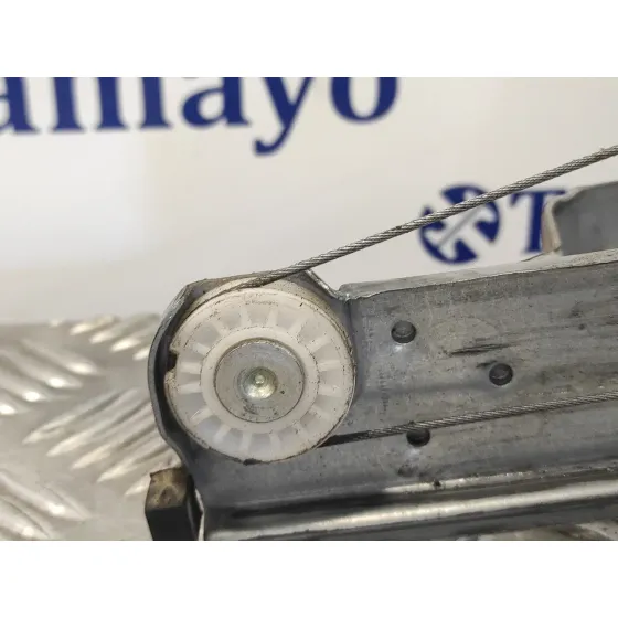 Elevalunas Delantero Derecho para Dacia Sandero