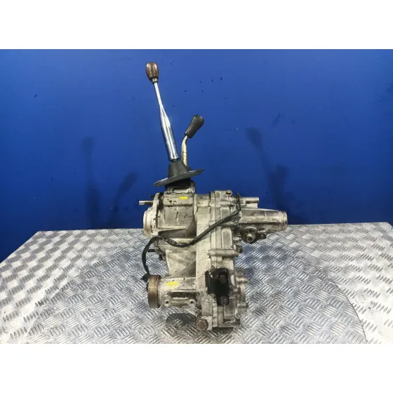 Caja Transfer para Mitsubishi Montero (L040)