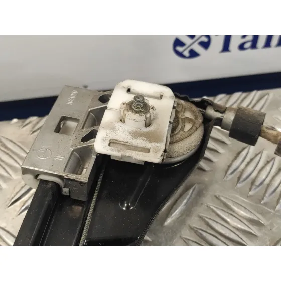 Elevalunas Delantero Izquierdo para Mercedes-Benz Clase C (W203) Berlina