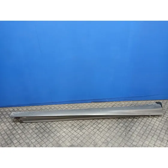 Talonera Derecha para Ford Focus Lim. (Cb8)