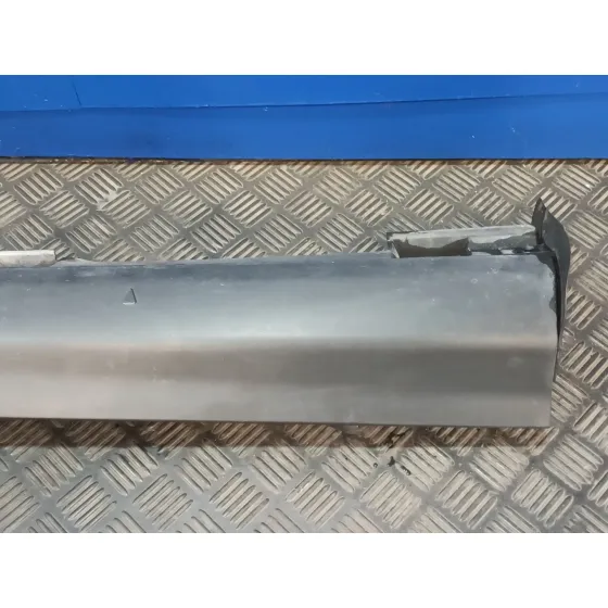 Talonera Derecha para Ford Focus Lim. (Cb8)
