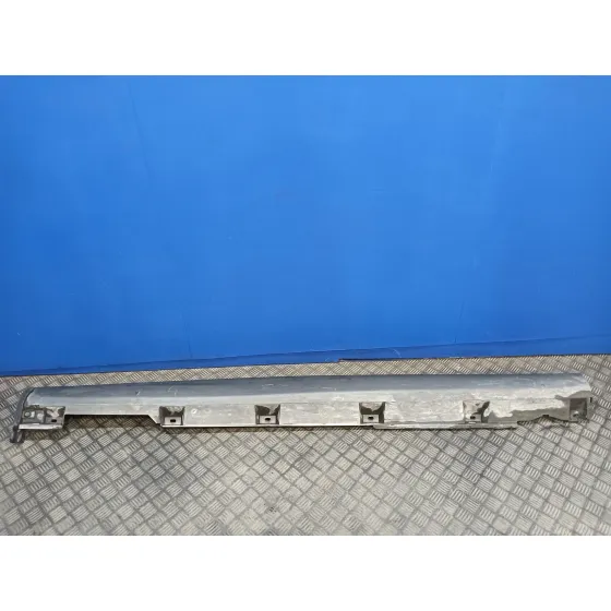 Talonera Derecha para Ford Focus Lim. (Cb8)