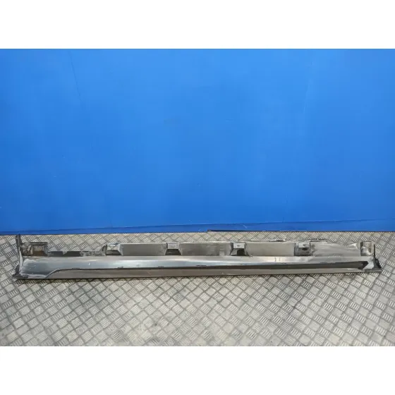 Talonera Derecha para Ford Focus Lim. (Cb8)
