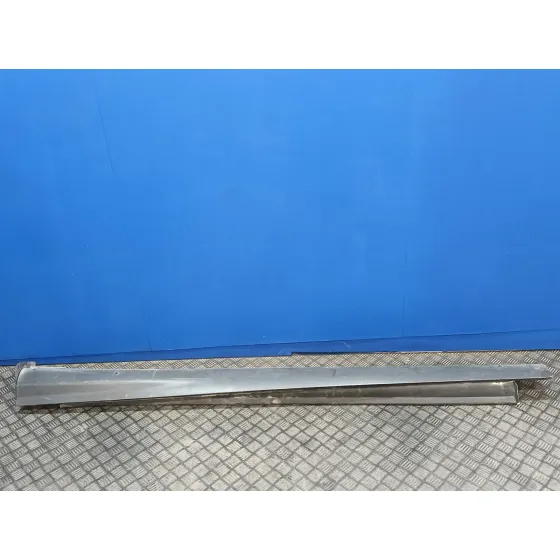 Talonera Izquierda para Ford Focus Lim. (Cb8)