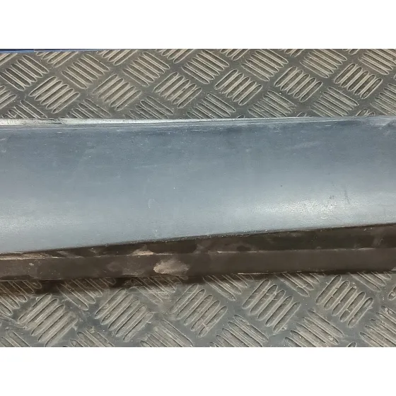 Talonera Izquierda para Ford Focus Lim. (Cb8)