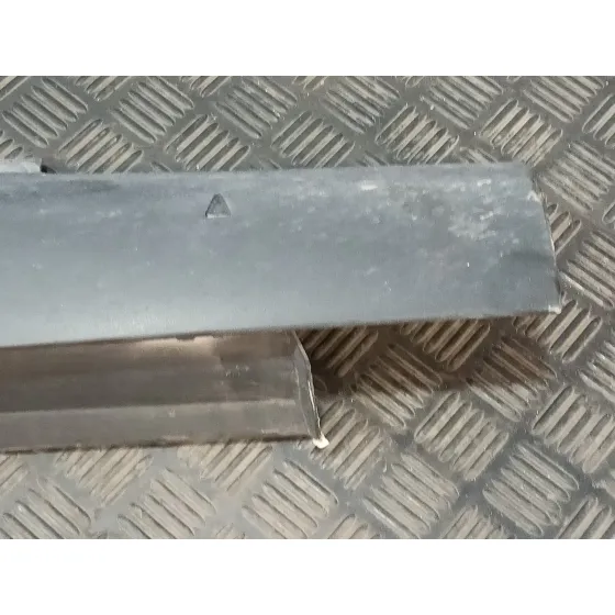Talonera Izquierda para Ford Focus Lim. (Cb8)