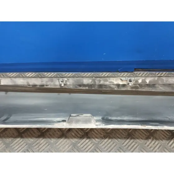 Talonera Izquierda para Ford Focus Lim. (Cb8)