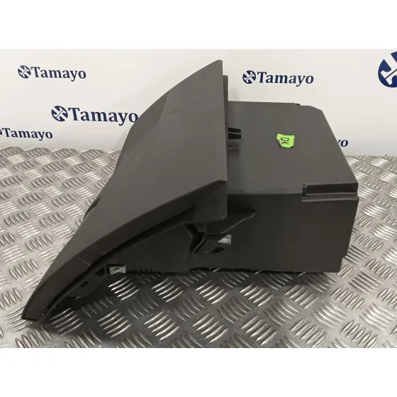 Guantera para Ford Focus Lim. (Cb8)