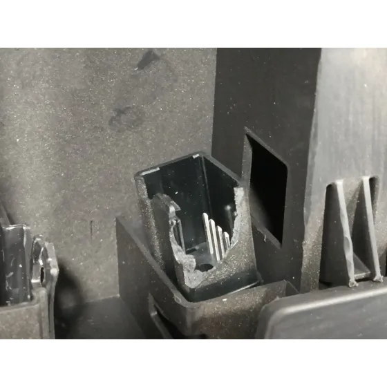 Guantera para Ford Focus Lim. (Cb8)