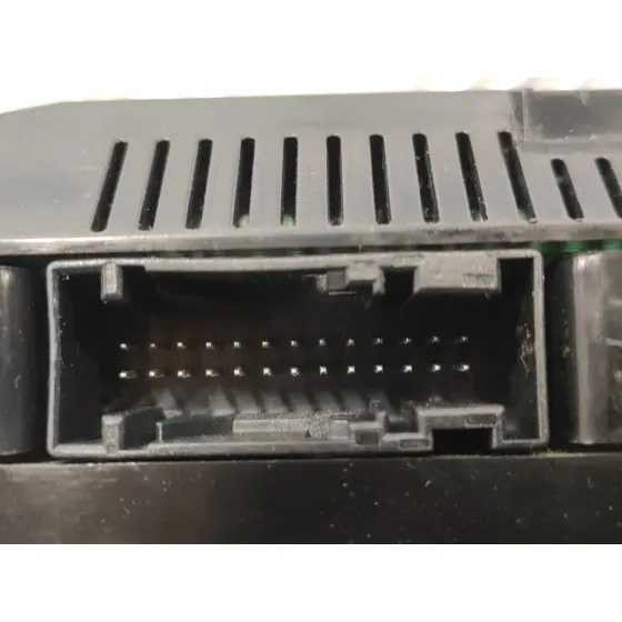 Mando Climatizador para Ford Focus Lim. (Cb8)
