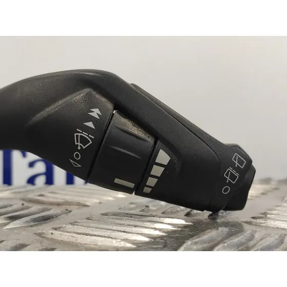 Mando Limpia para Ford Focus Lim. (Cb8)