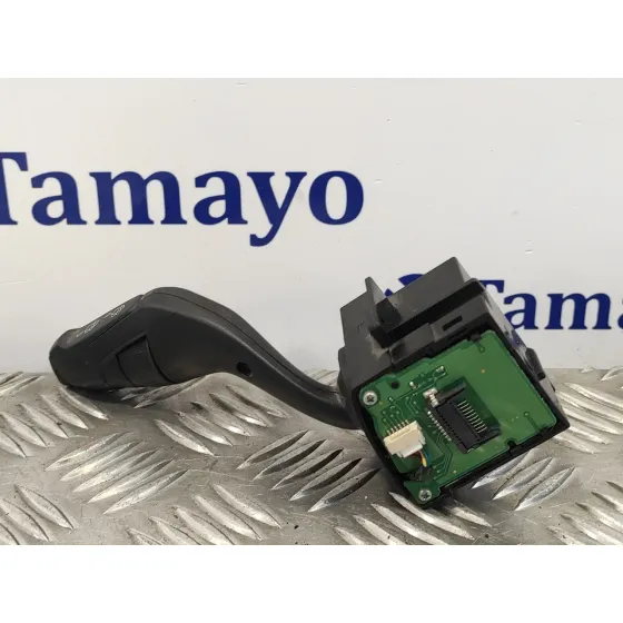 Mando Limpia para Ford Focus Lim. (Cb8)