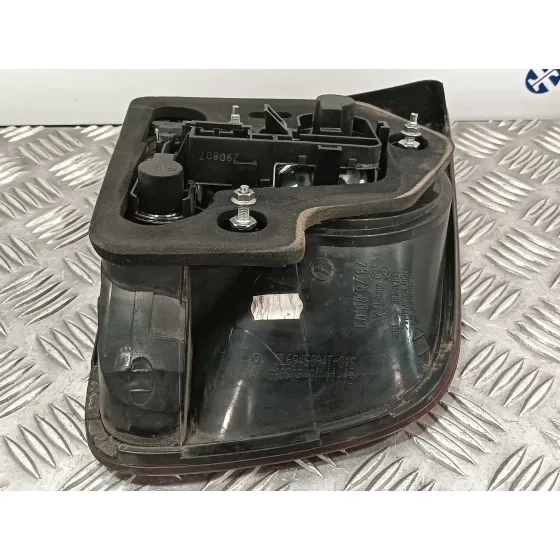 Piloto Trasero Derecho Interior para Volkswagen Touareg (7L6)
