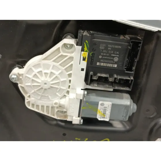 Elevalunas Delantero Derecho para Volkswagen Passat Variant (3C5)