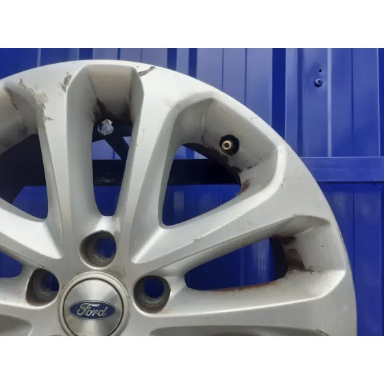 Llanta para Ford Focus Berlina (Cap)