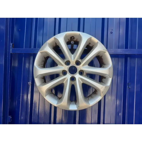 Llanta para Ford Focus Berlina (Cap)