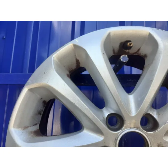Llanta para Ford Focus Berlina (Cap)