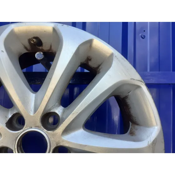 Llanta para Ford Focus Berlina (Cap)