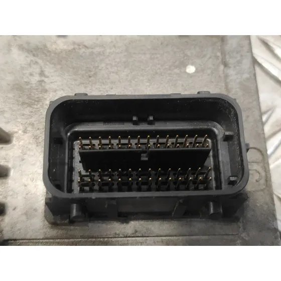 Centralita Motor Uce para Opel Astra J Lim.