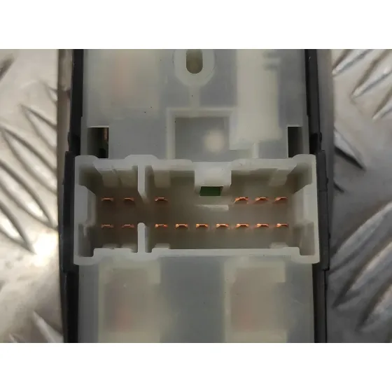 Mando Elevalunas Delantero Izquierdo para Nissan Almera Tino (V10M)
