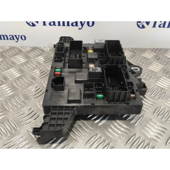 Caja Reles / Fusibles para Opel Astra J Lim.