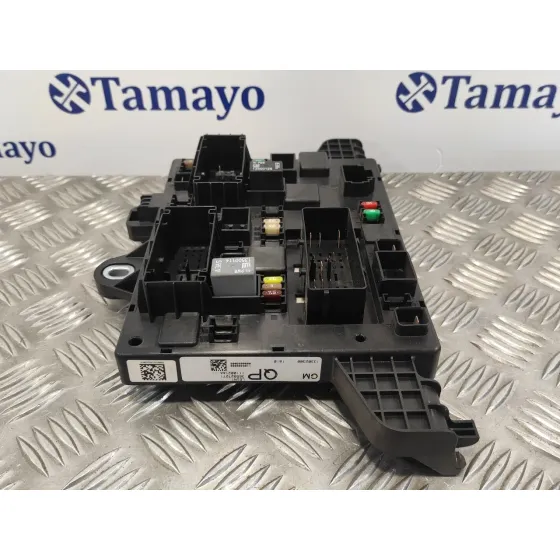 Caja Reles / Fusibles para Opel Astra J Lim.