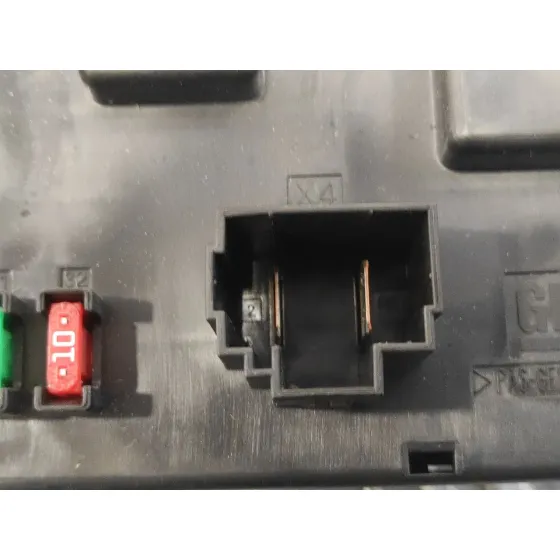 Caja Reles / Fusibles para Opel Astra J Lim.