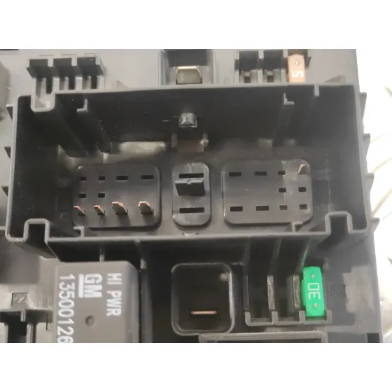 Caja Reles / Fusibles para Opel Astra J Lim.