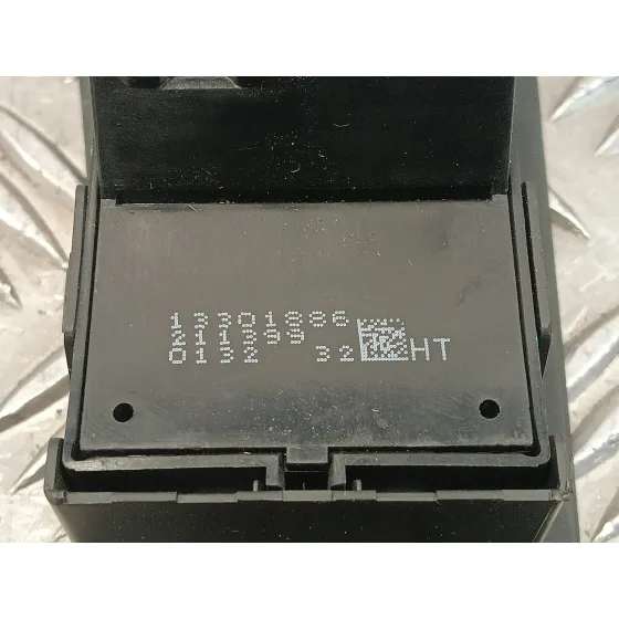 Mando Elevalunas Delantero Derecho para Opel Astra J Lim.