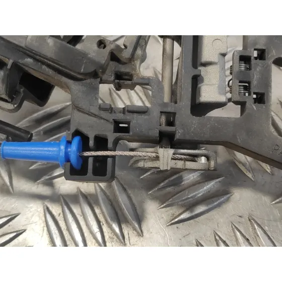 Cerradura Puerta Delantera Izquierda para Ford Fiesta (Cb1)