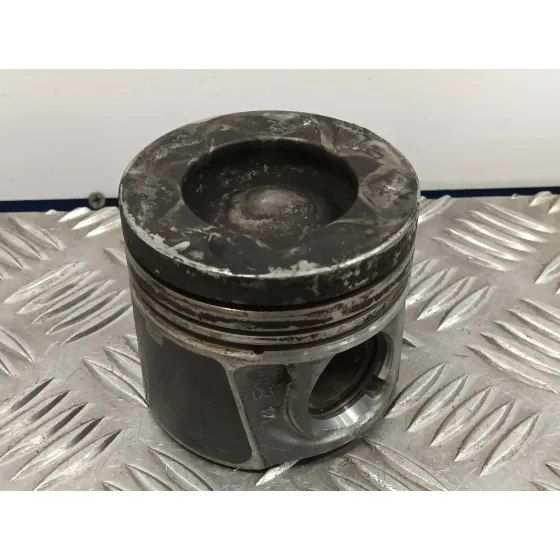 Piston para Nissan Qashqai (J11)